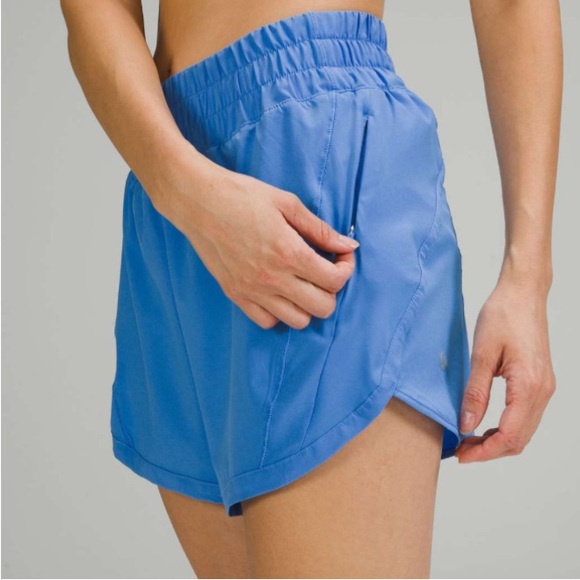 Lululemon Track That Mid-Rise Lined Short 5"
Blue Nile Size 4 - Picture 2 of 9